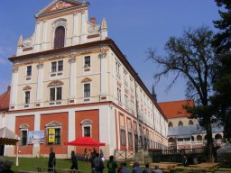 VIII Spotkania Integracyjne Osób Niepełnosprawnych ich rodzin i przyjaciół. Henryków 26 sierpnia 2017r.